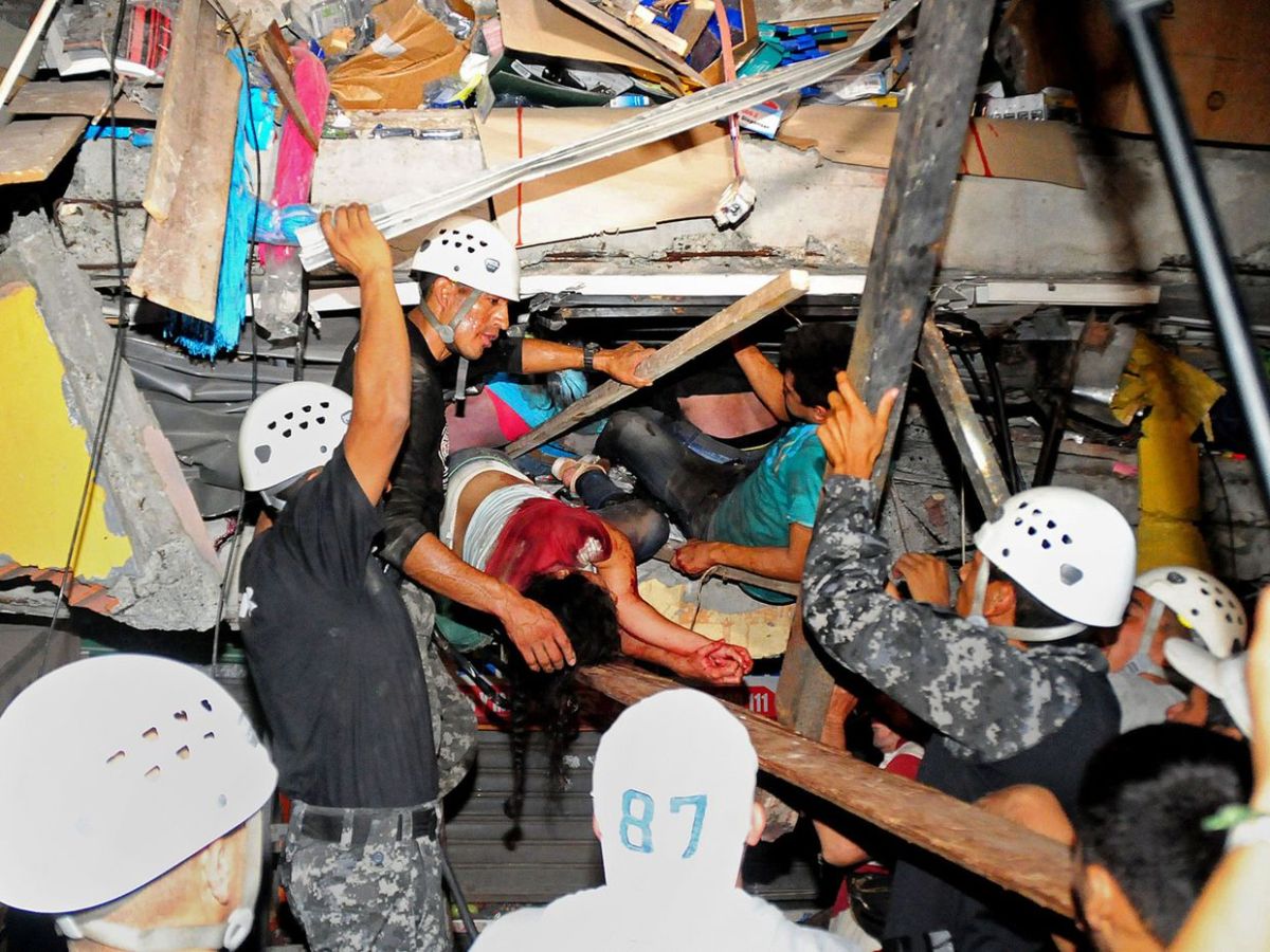 Ecuador Quake Death Toll Rises as World Leaders Offer&nbsp;Support